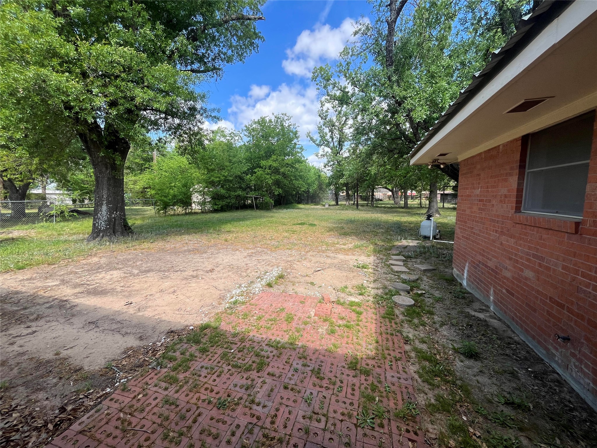 817 E Holly Lane Mexia TX 76667