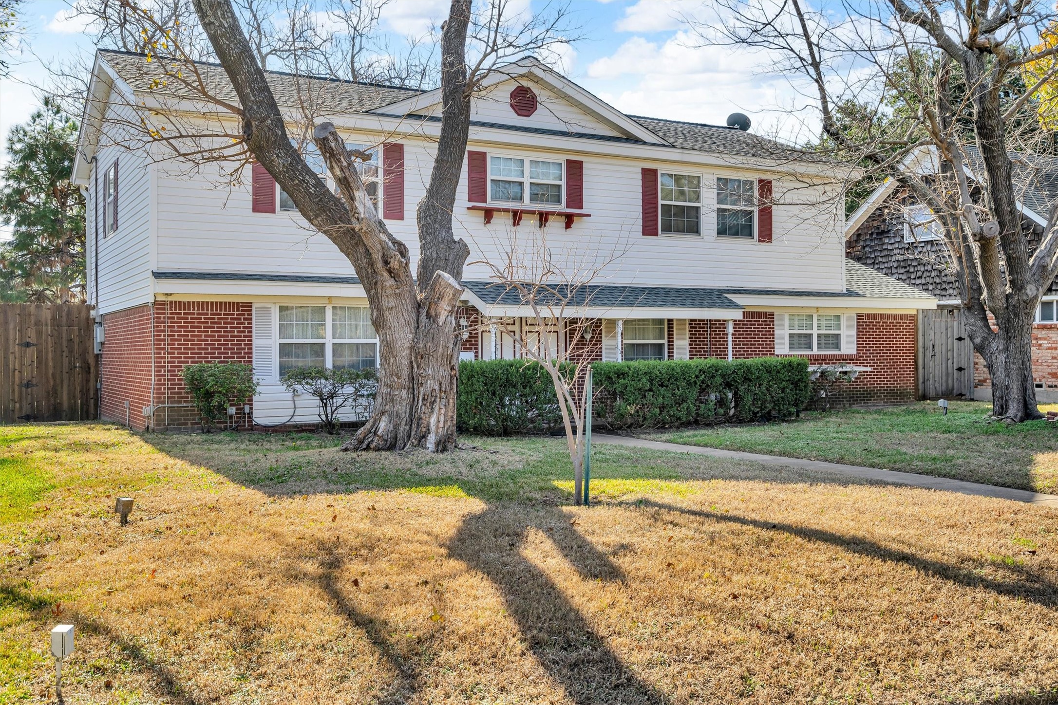 1832 Wonderlight Lane Dallas TX 75228