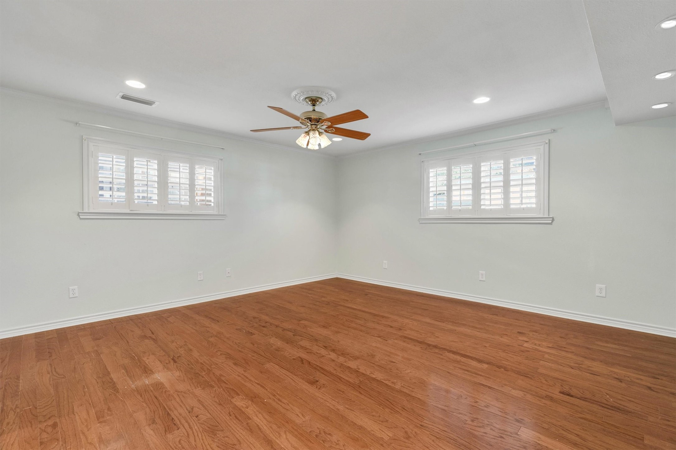 1832 Wonderlight Lane Dallas TX 75228