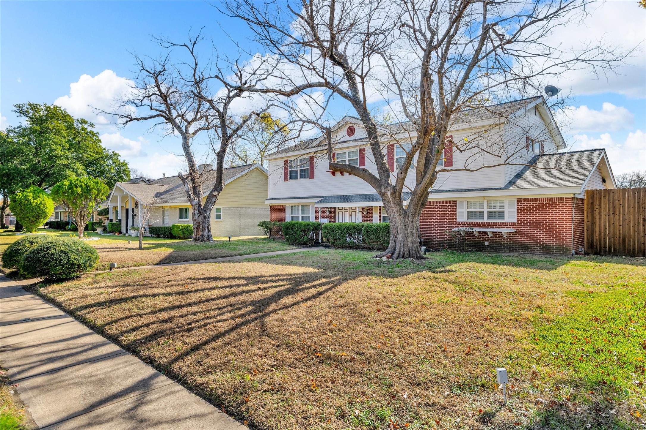 1832 Wonderlight Lane Dallas TX 75228