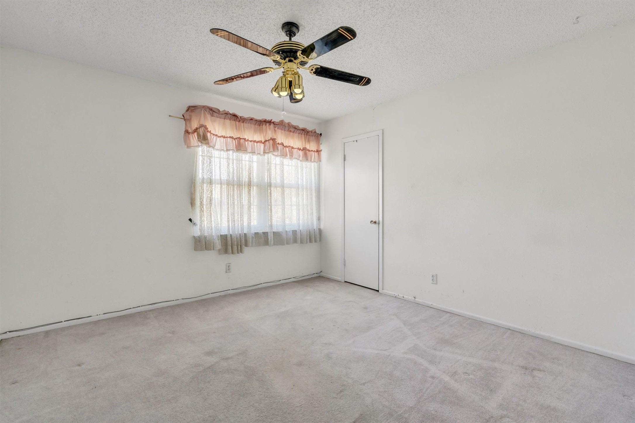 1832 Wonderlight Lane Dallas TX 75228