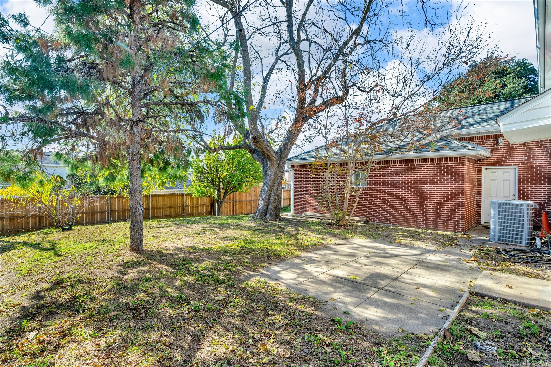1832 Wonderlight Lane Dallas TX 75228