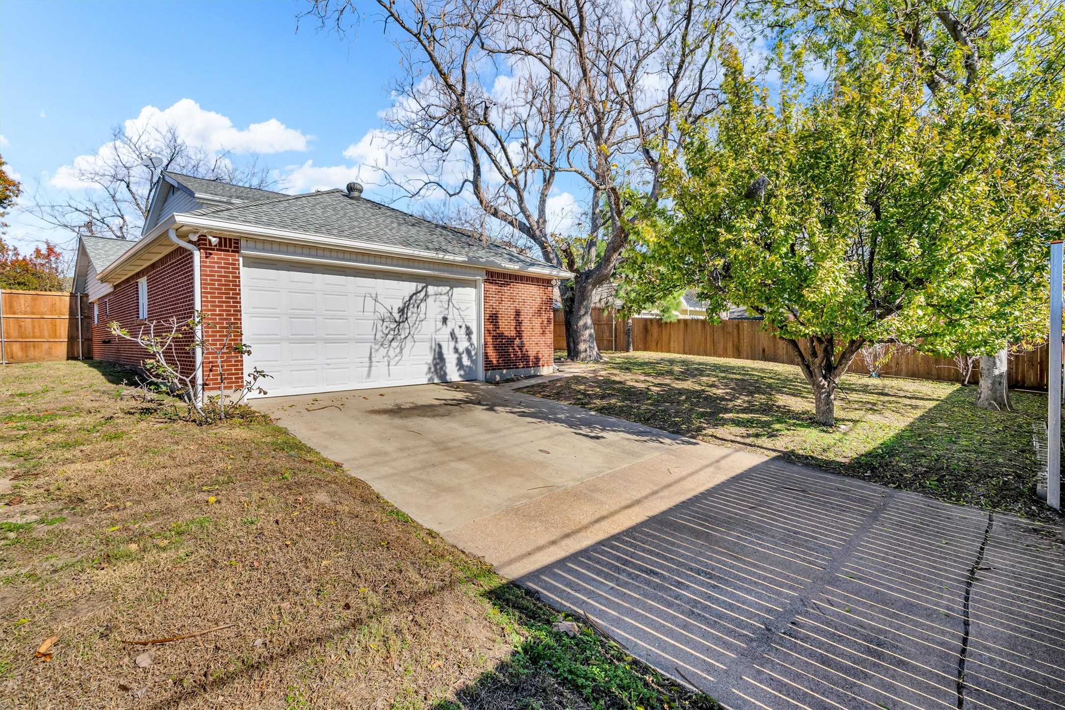 1832 Wonderlight Lane Dallas TX 75228