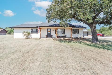 142 County Road 3351 Paradise TX 76073