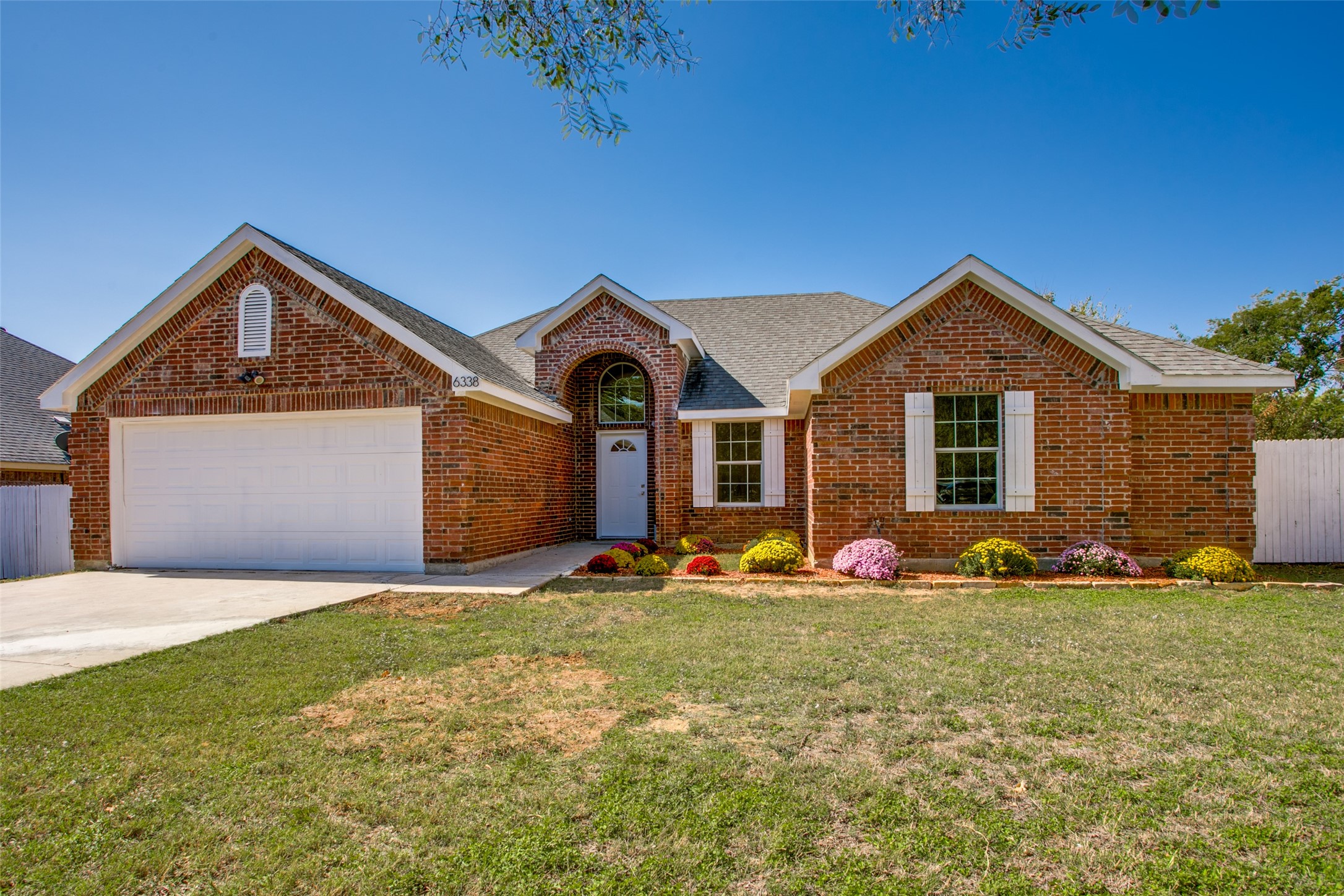 6338 Nell Street Forest Hill TX 76119