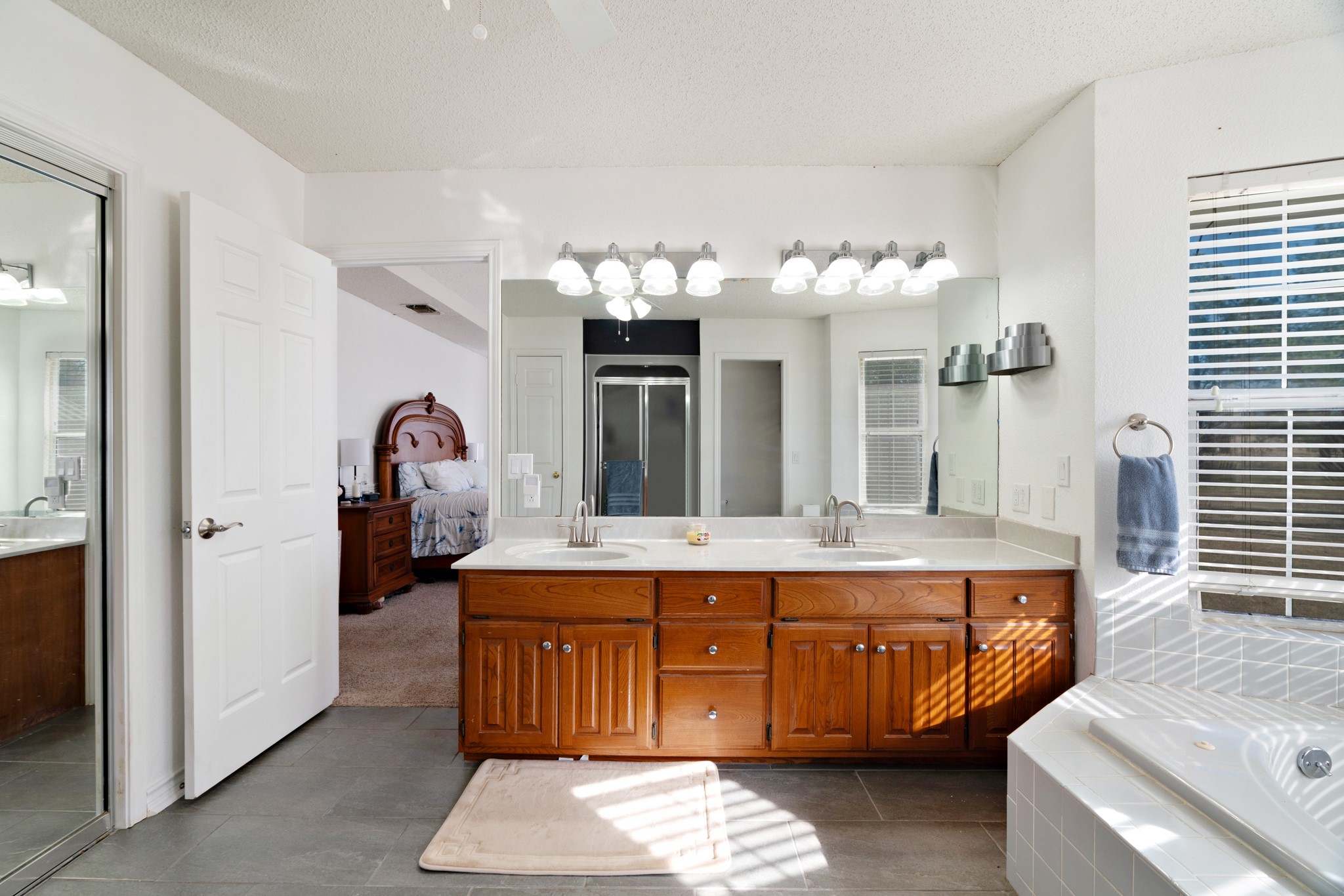 214 1501 Spur Deport TX 75435