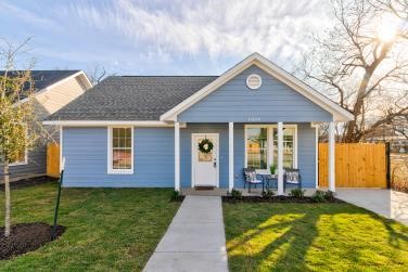 1004 E Leuda Street Fort Worth TX 76104