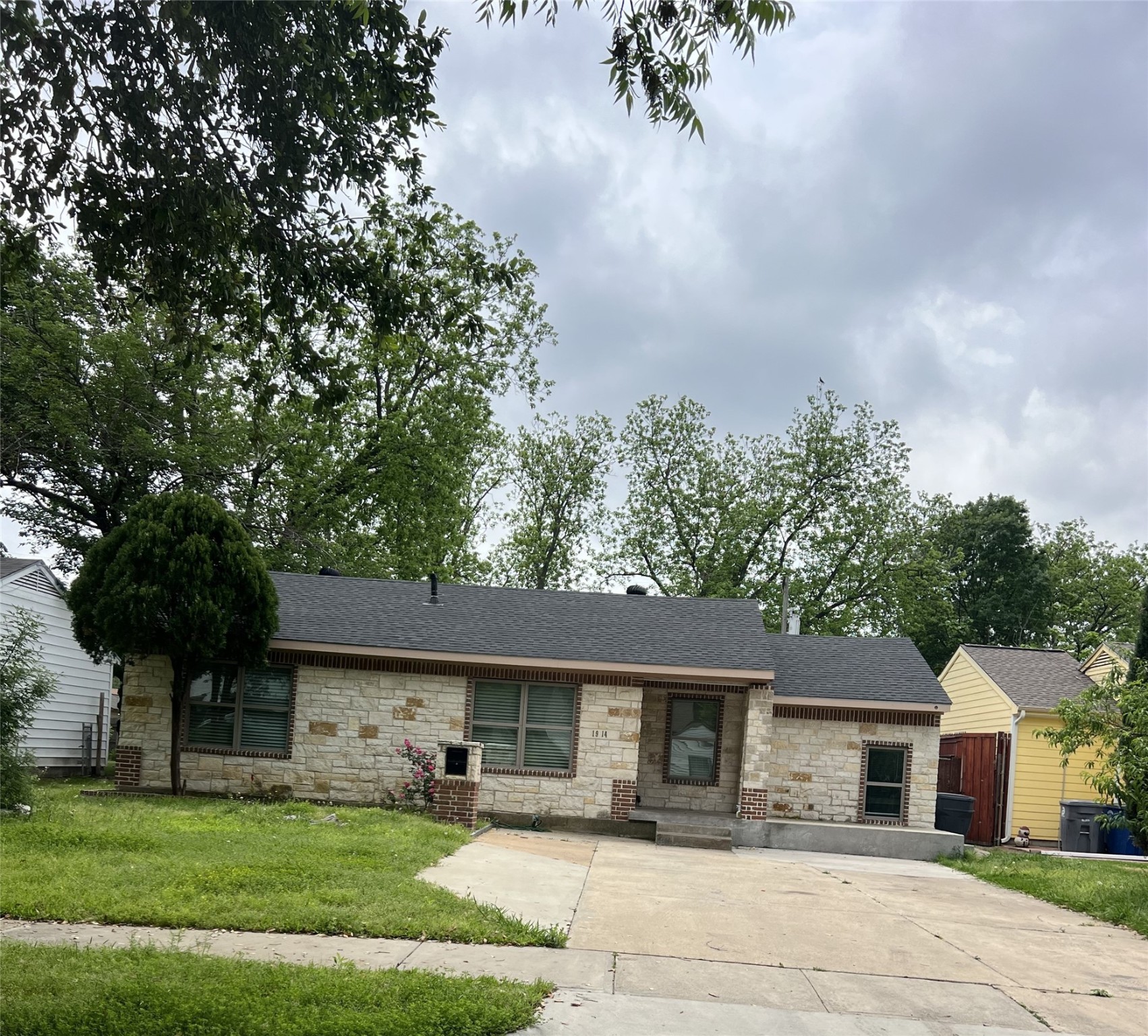 1914 S Farola Drive Dallas TX 75228