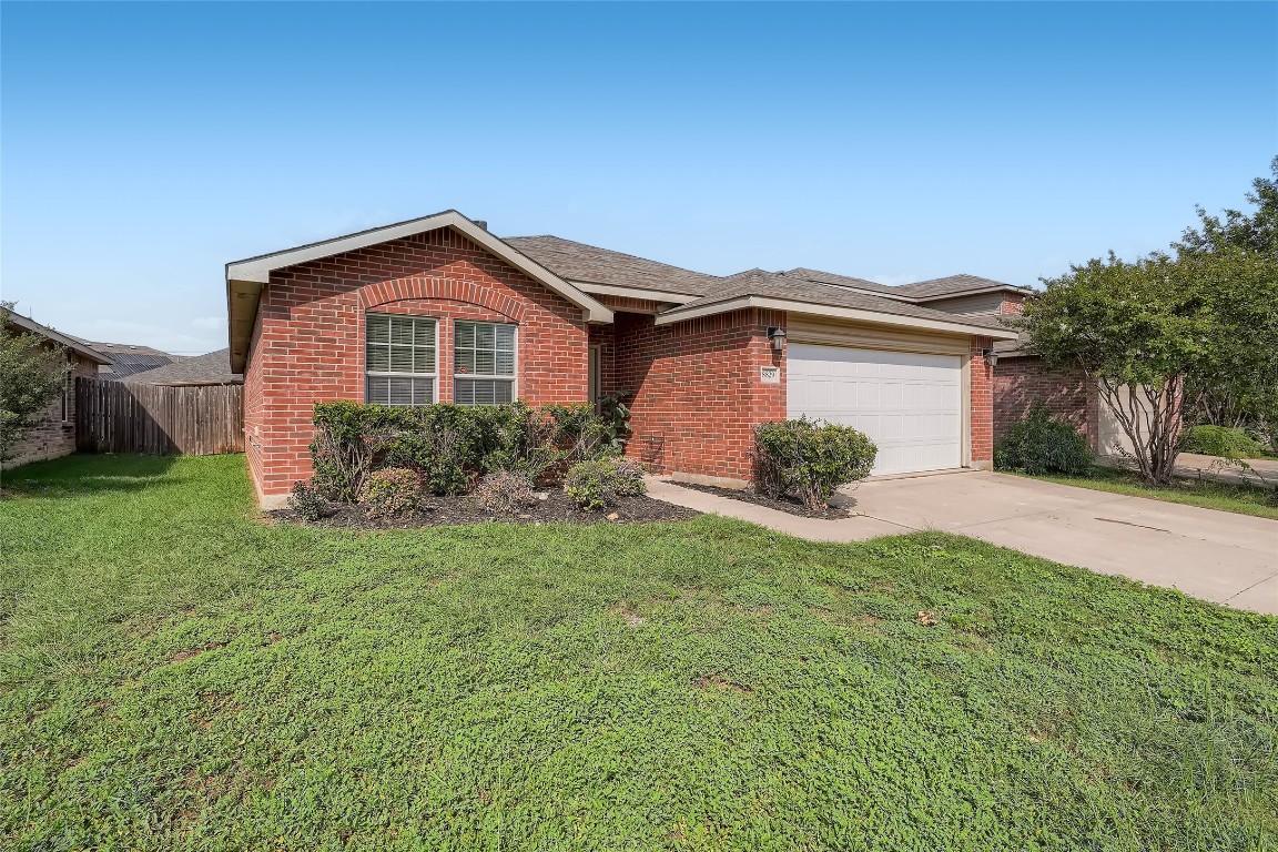 8829 Elk Creek Lane Fort Worth TX 76123