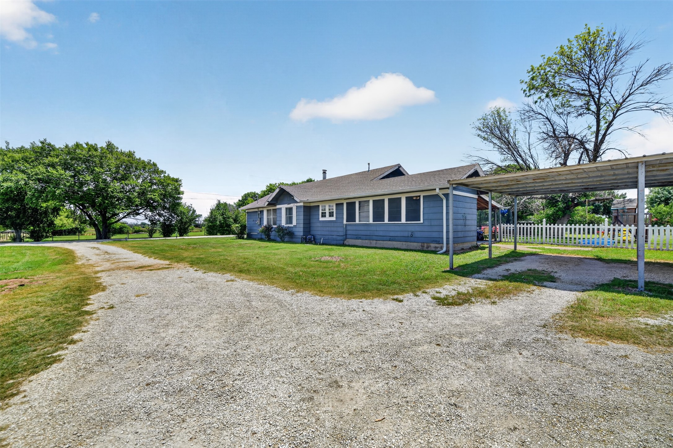 500 S Pecan Creek Trail Valley View TX 76272
