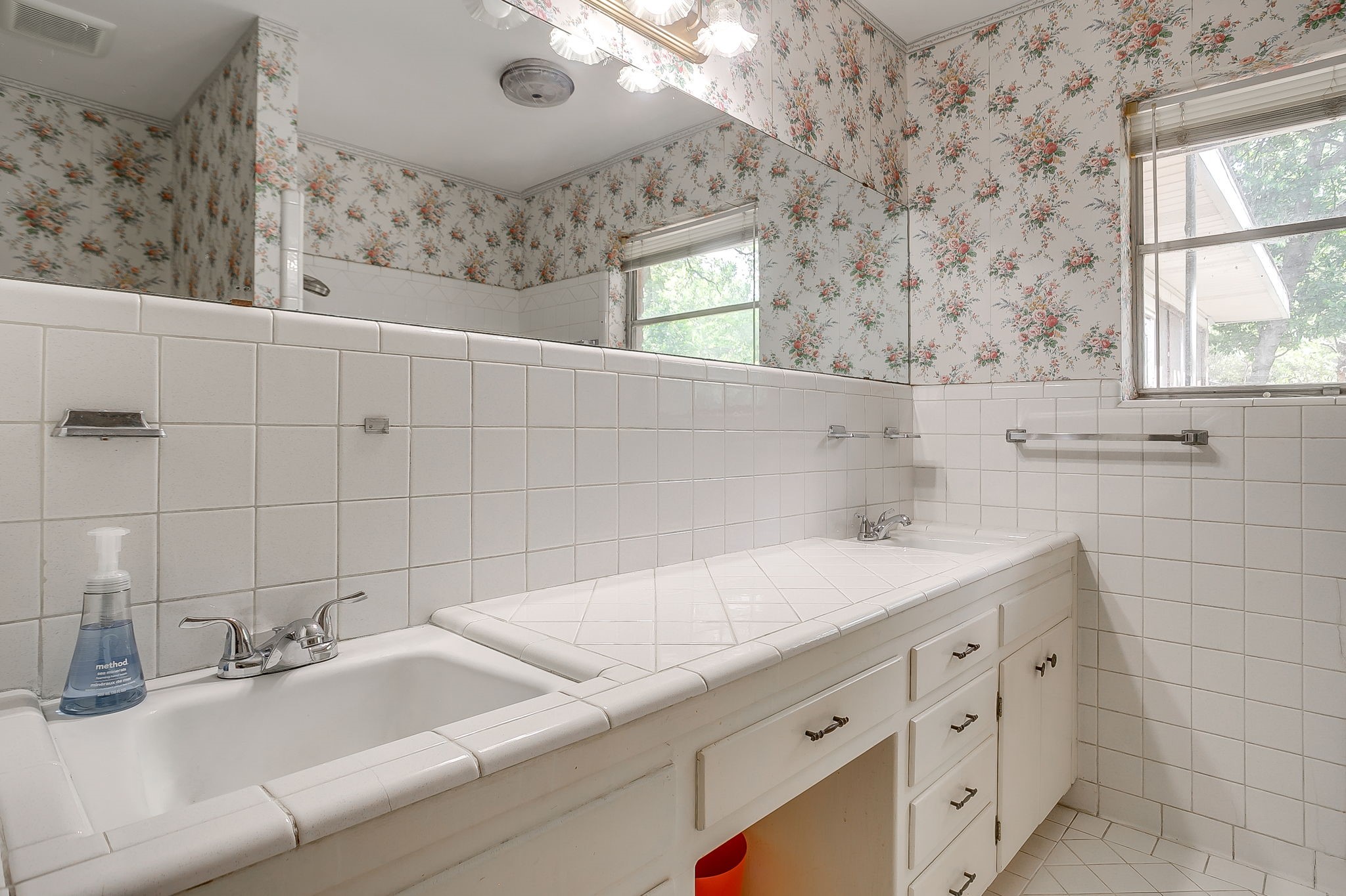 616 Post Oak Drive Hurst TX 76053
