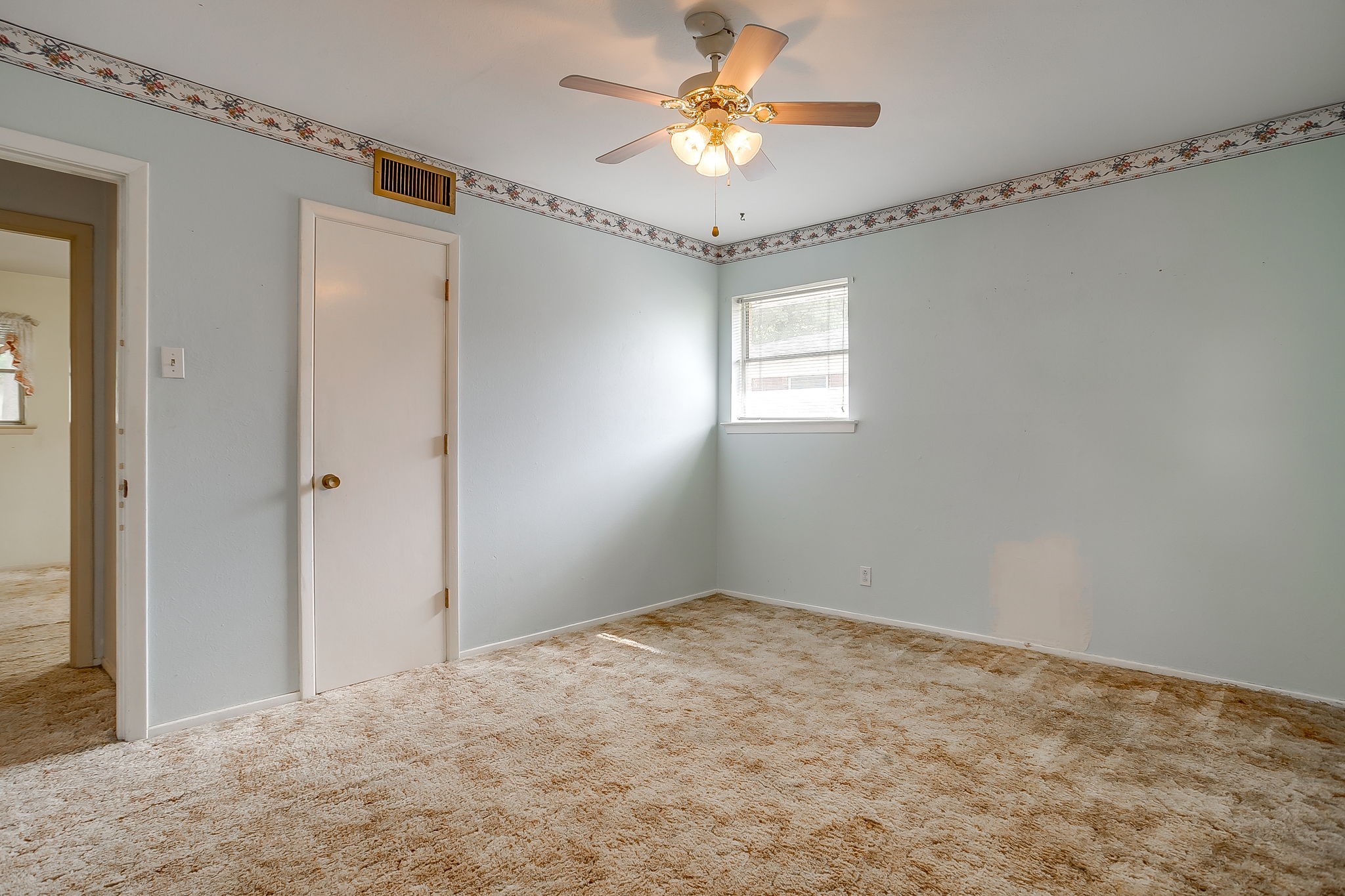 616 Post Oak Drive Hurst TX 76053