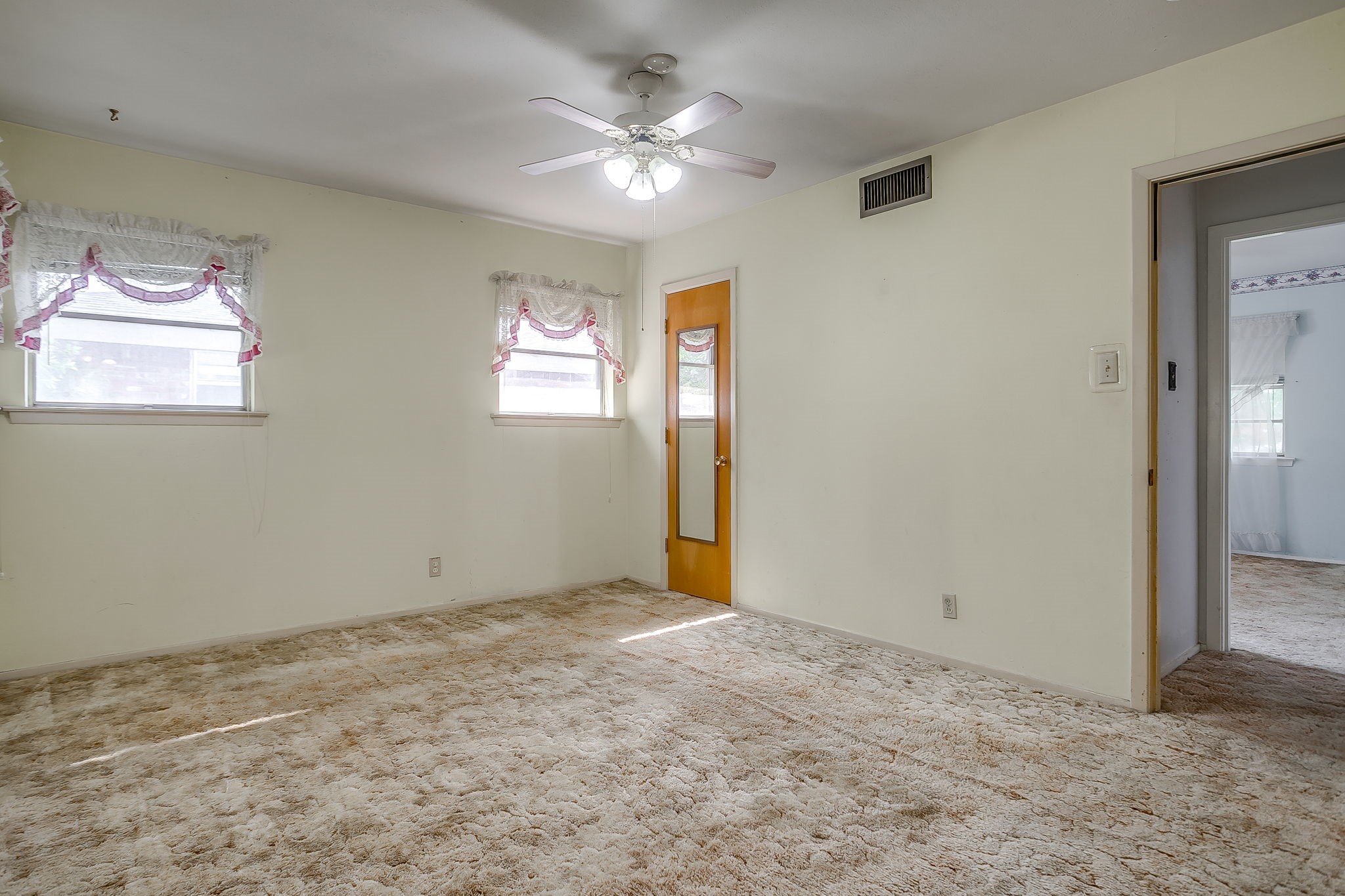 616 Post Oak Drive Hurst TX 76053