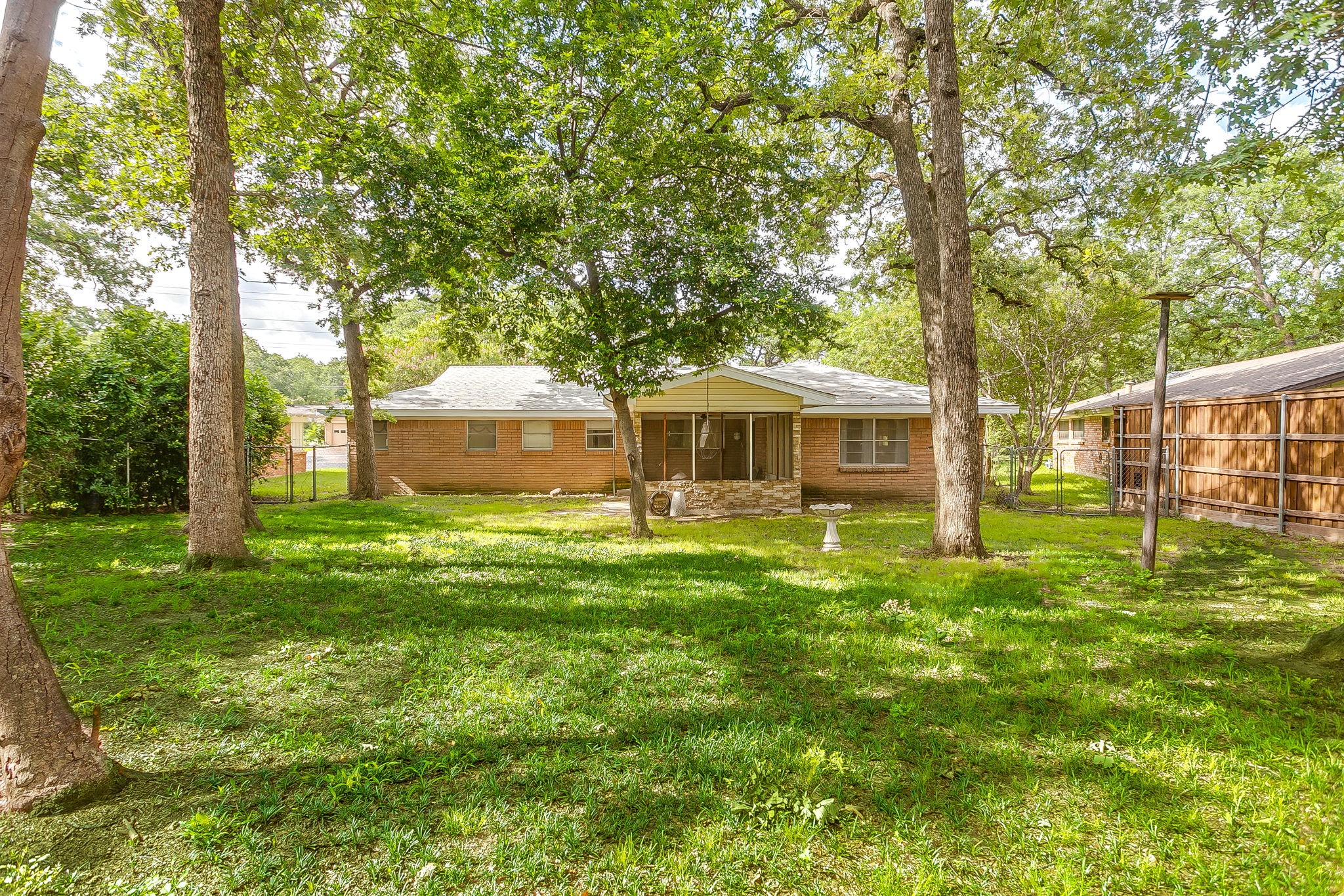 616 Post Oak Drive Hurst TX 76053