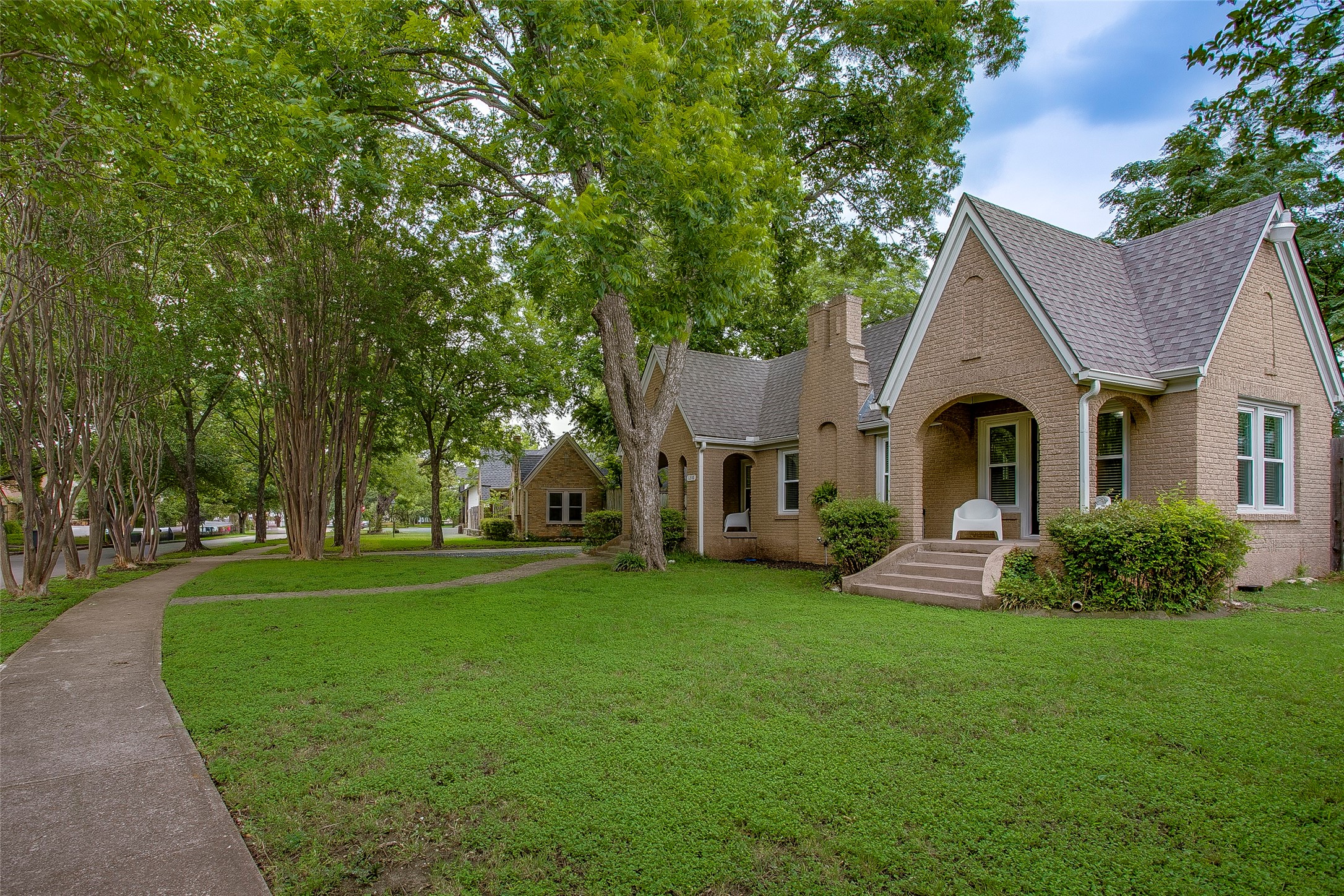 1218 Brunner Avenue Dallas TX 75224