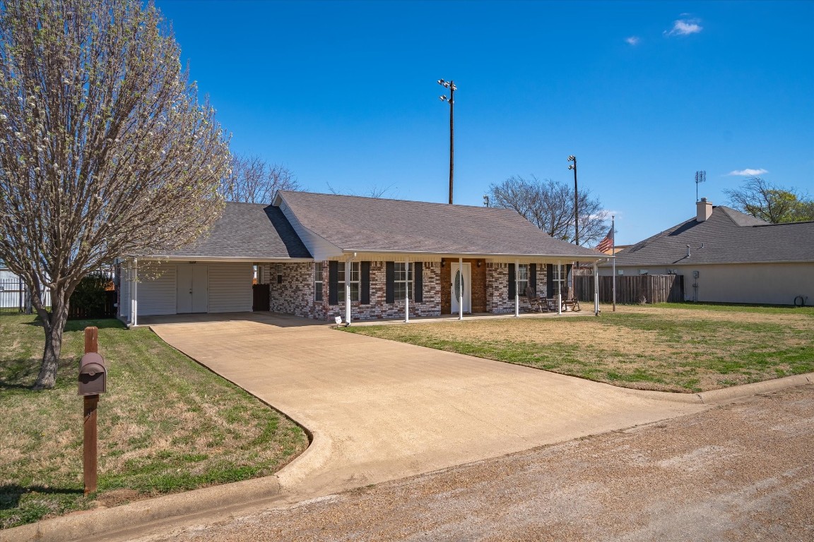 118 N 10th Street Mabank TX 75147
