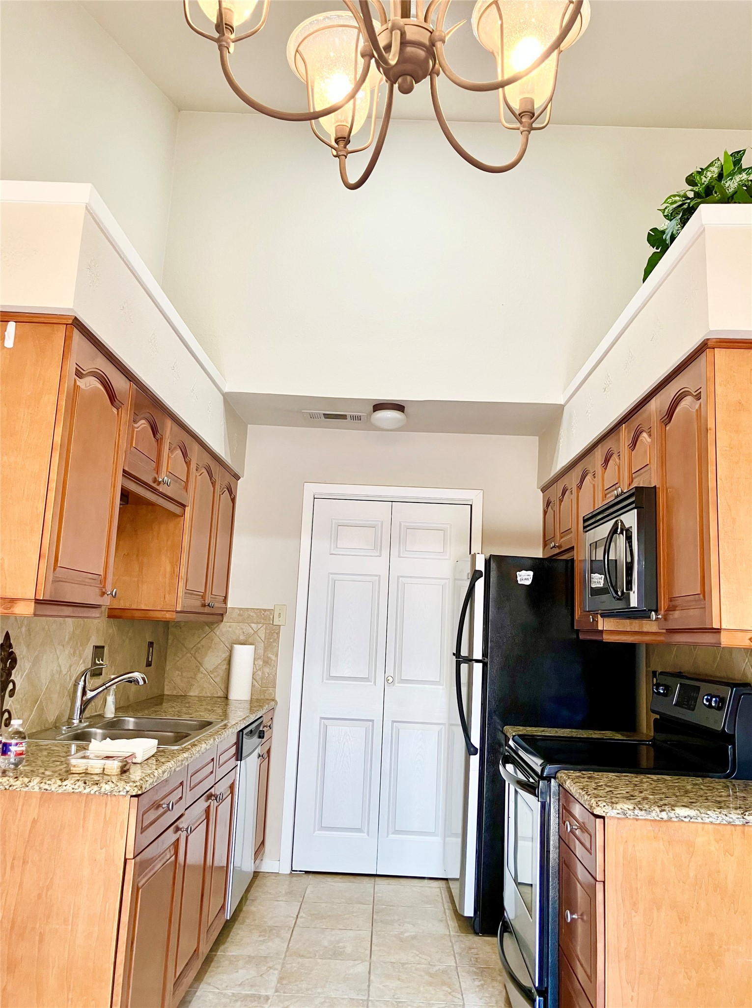 5664 Cedar Creek Drive Benbrook TX 76109