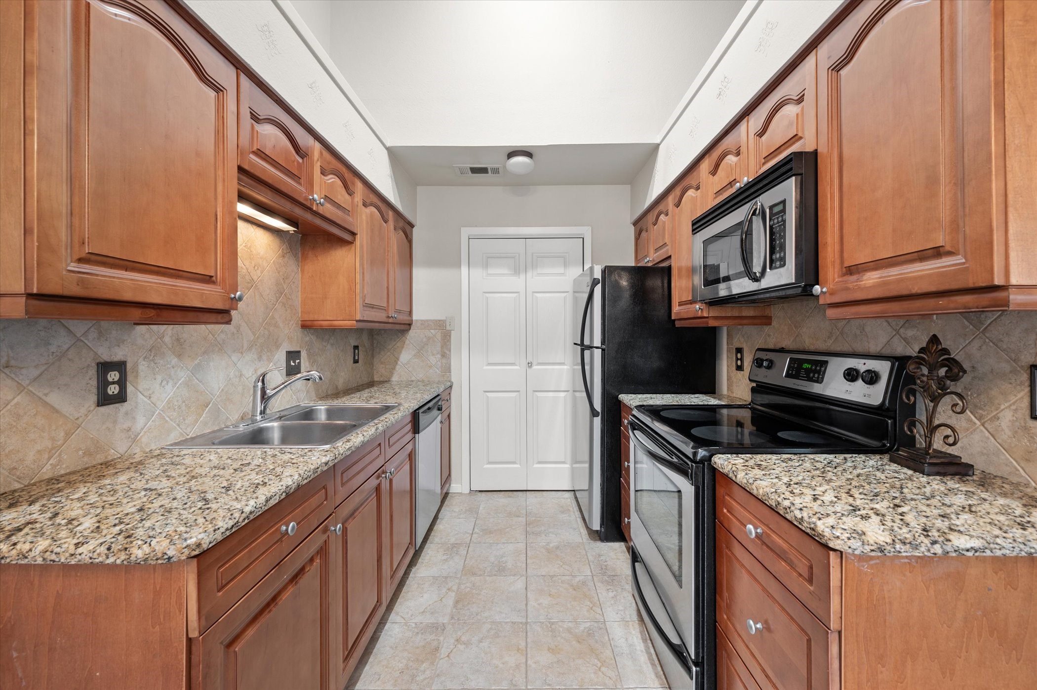 5664 Cedar Creek Drive Benbrook TX 76109