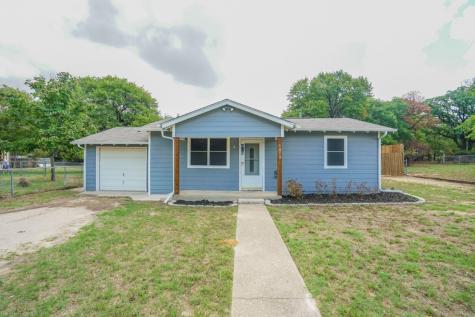 1012 Red Oak Street Azle TX 76020
