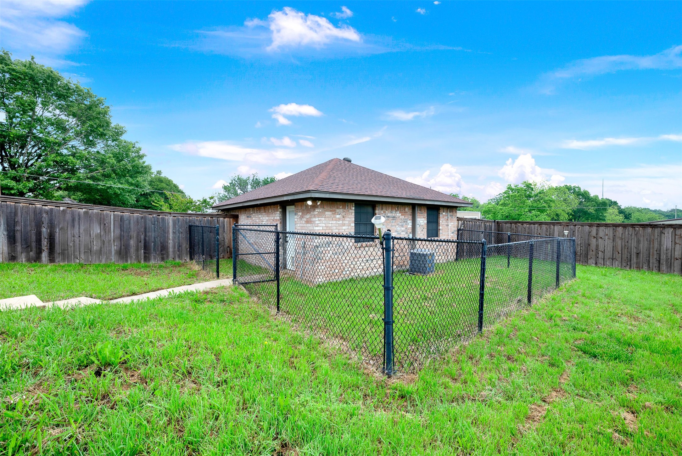15526 Brookhollow Circle Forney TX 75126