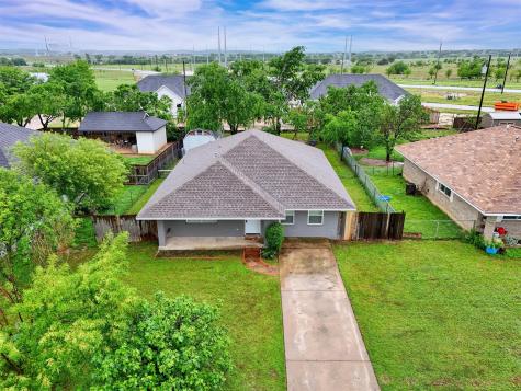 408 Little Avenue Mcgregor TX 76657