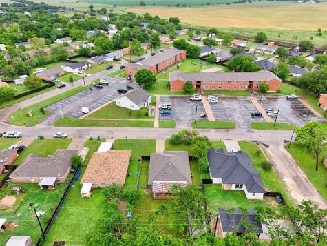 408 Little Avenue Mcgregor TX 76657