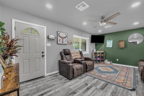 408 Little Avenue Mcgregor TX 76657