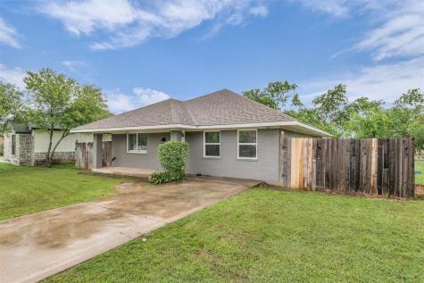 408 Little Avenue Mcgregor TX 76657