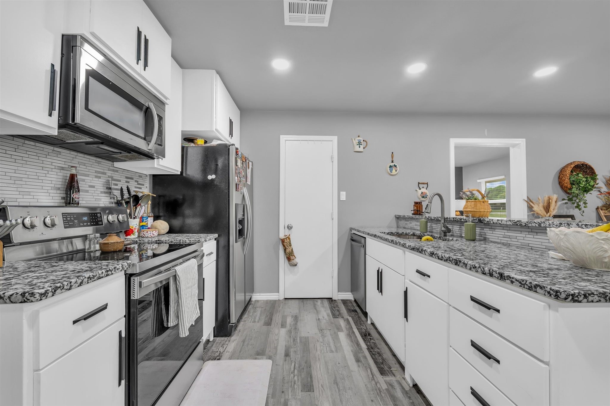 408 Little Avenue Mcgregor TX 76657