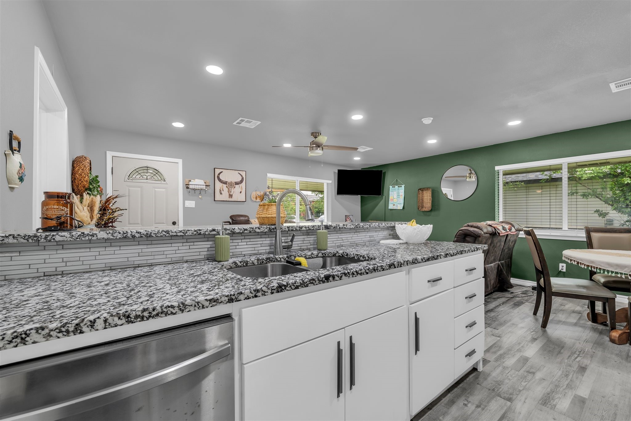 408 Little Avenue Mcgregor TX 76657
