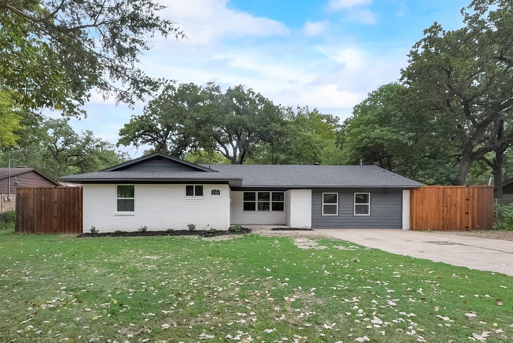 2329 Cypress Drive Grand Prairie TX 75050