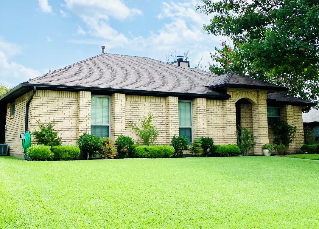 2106 Woodglen Drive Garland TX 75040