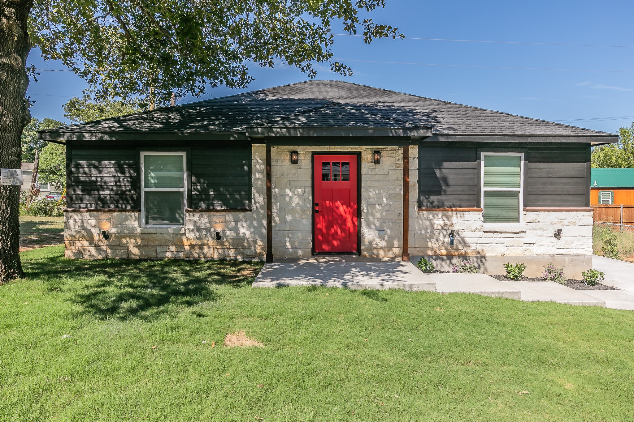105 Red Oak Street Alvarado TX 76009