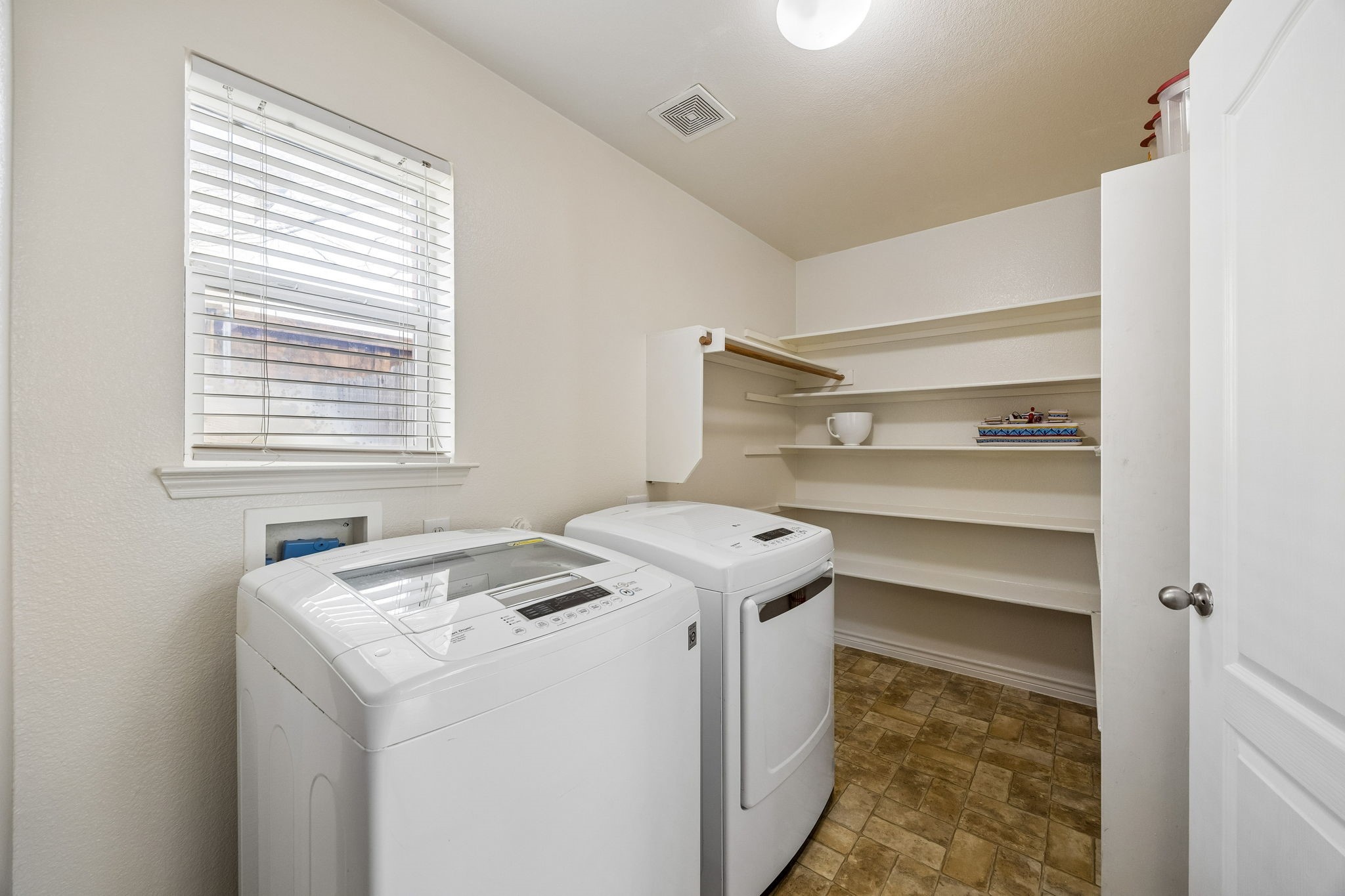 4706 Creekview Lane Balch Springs TX 75180