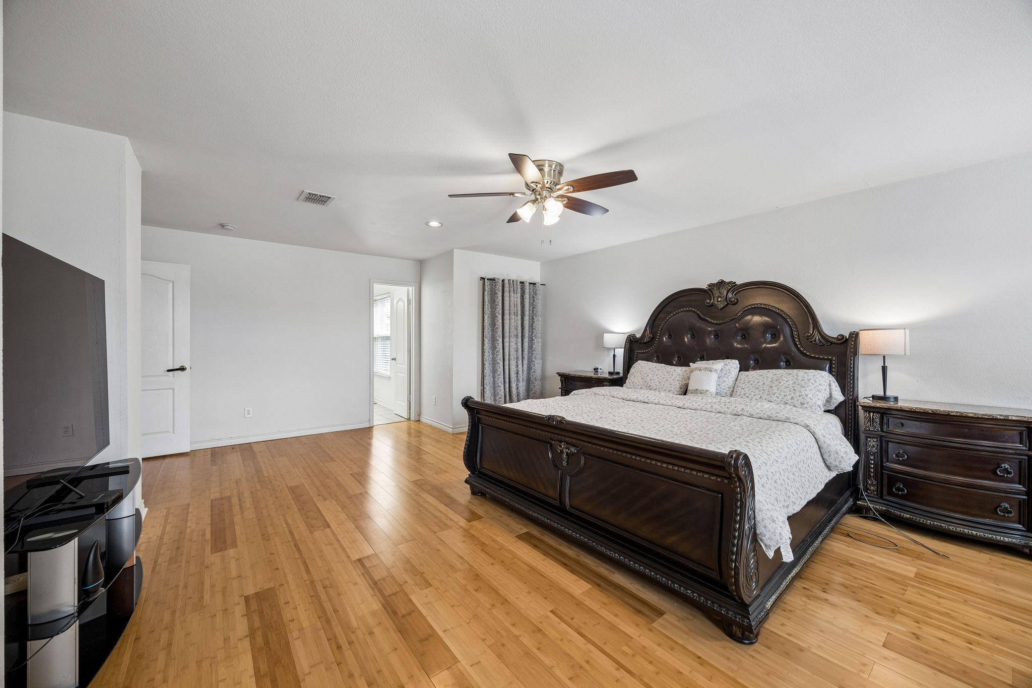 4706 Creekview Lane Balch Springs TX 75180