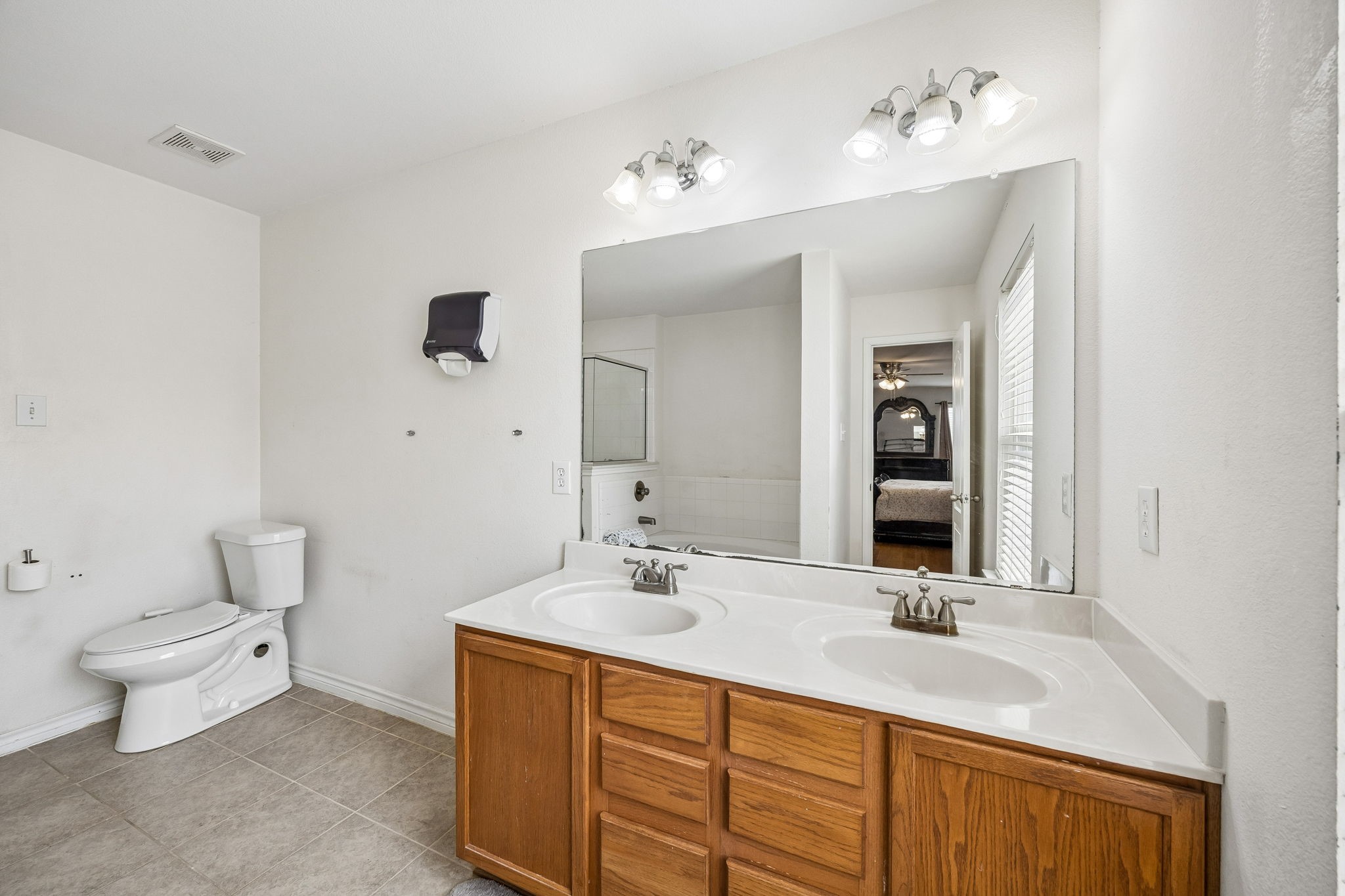 4706 Creekview Lane Balch Springs TX 75180