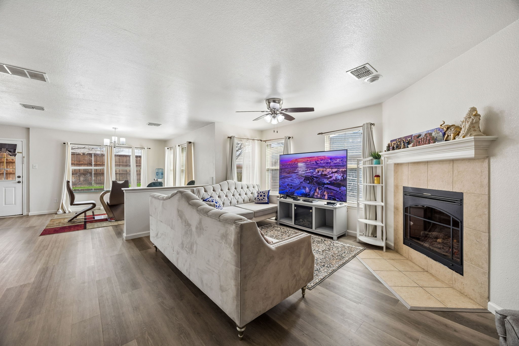 4706 Creekview Lane Balch Springs TX 75180