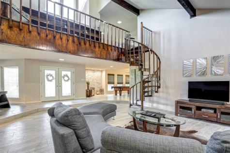 104 Oak Hollow Court S Azle TX 76020