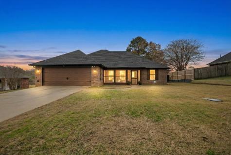 202 Spring Valley Queen City TX 75572