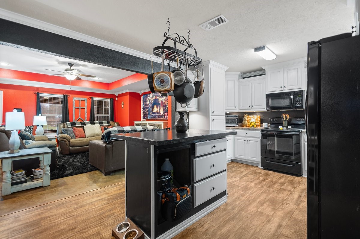 202 Spring Valley Queen City TX 75572
