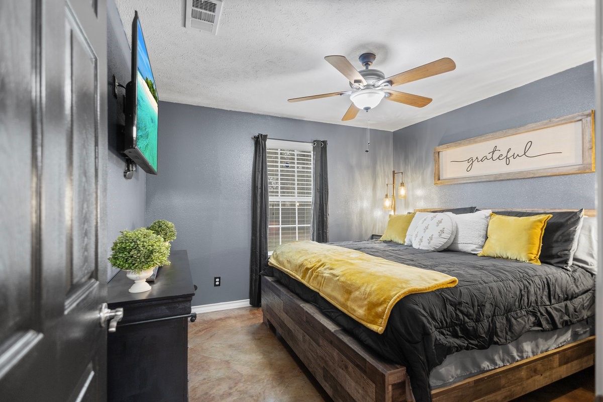 202 Spring Valley Queen City TX 75572