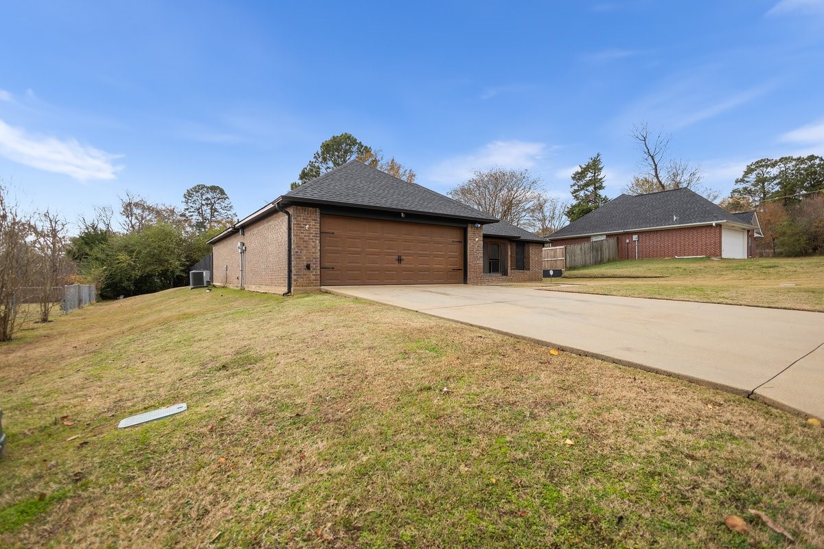 202 Spring Valley Queen City TX 75572