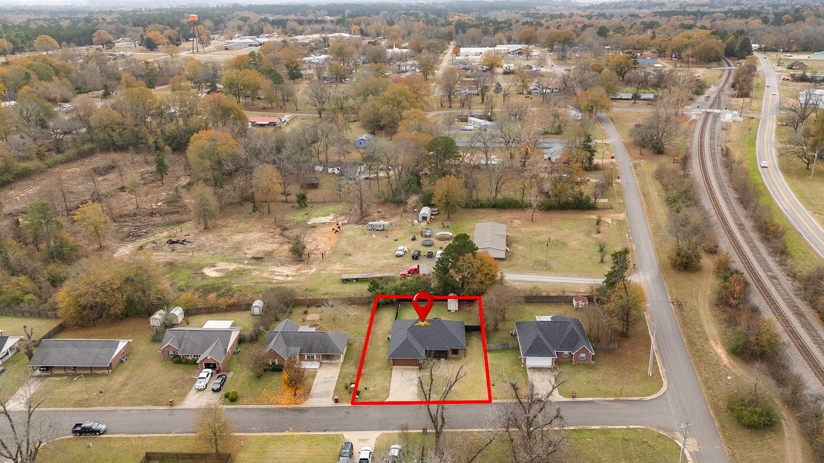 202 Spring Valley Queen City TX 75572