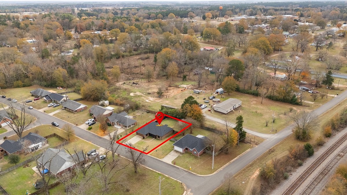 202 Spring Valley Queen City TX 75572