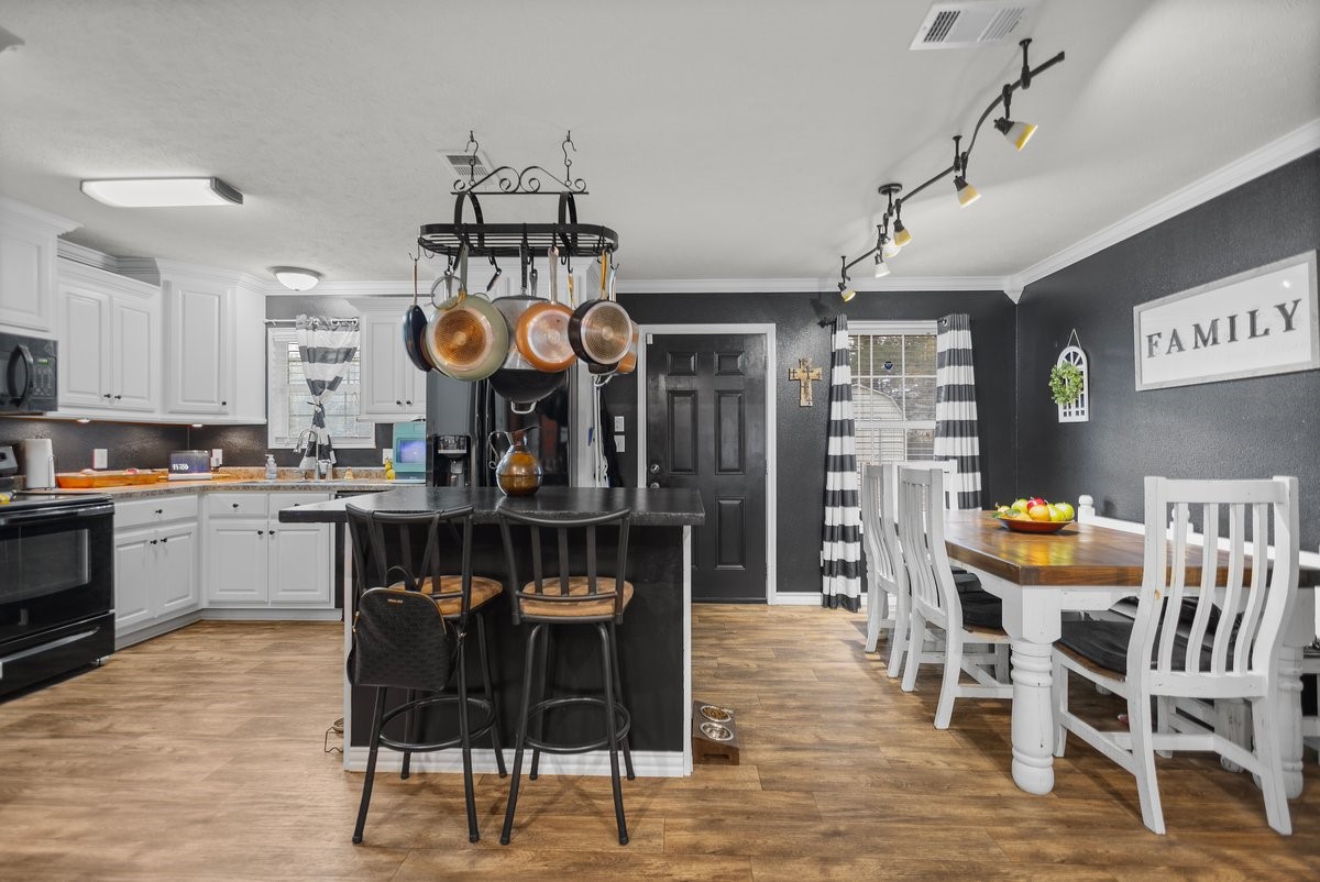 202 Spring Valley Queen City TX 75572