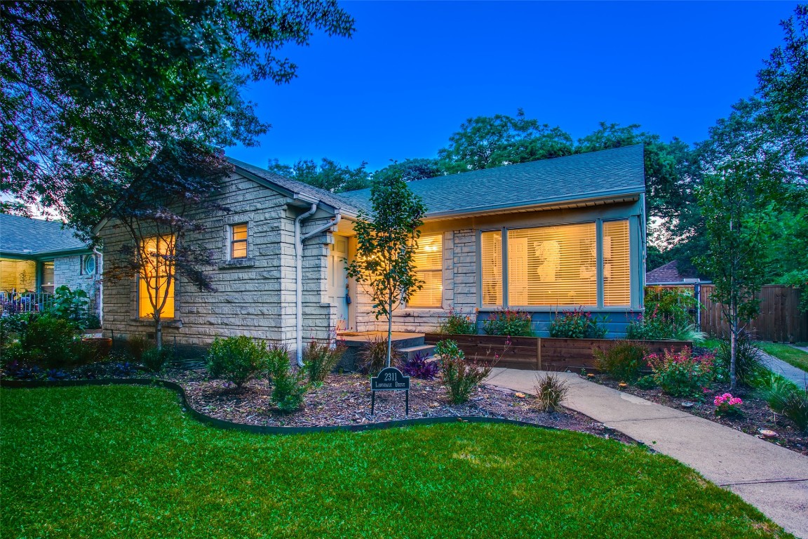 2311 Lawndale Drive Dallas TX 75211