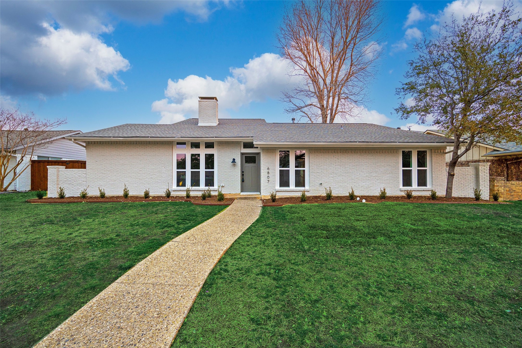 6807 Southpoint Drive Dallas TX 75248