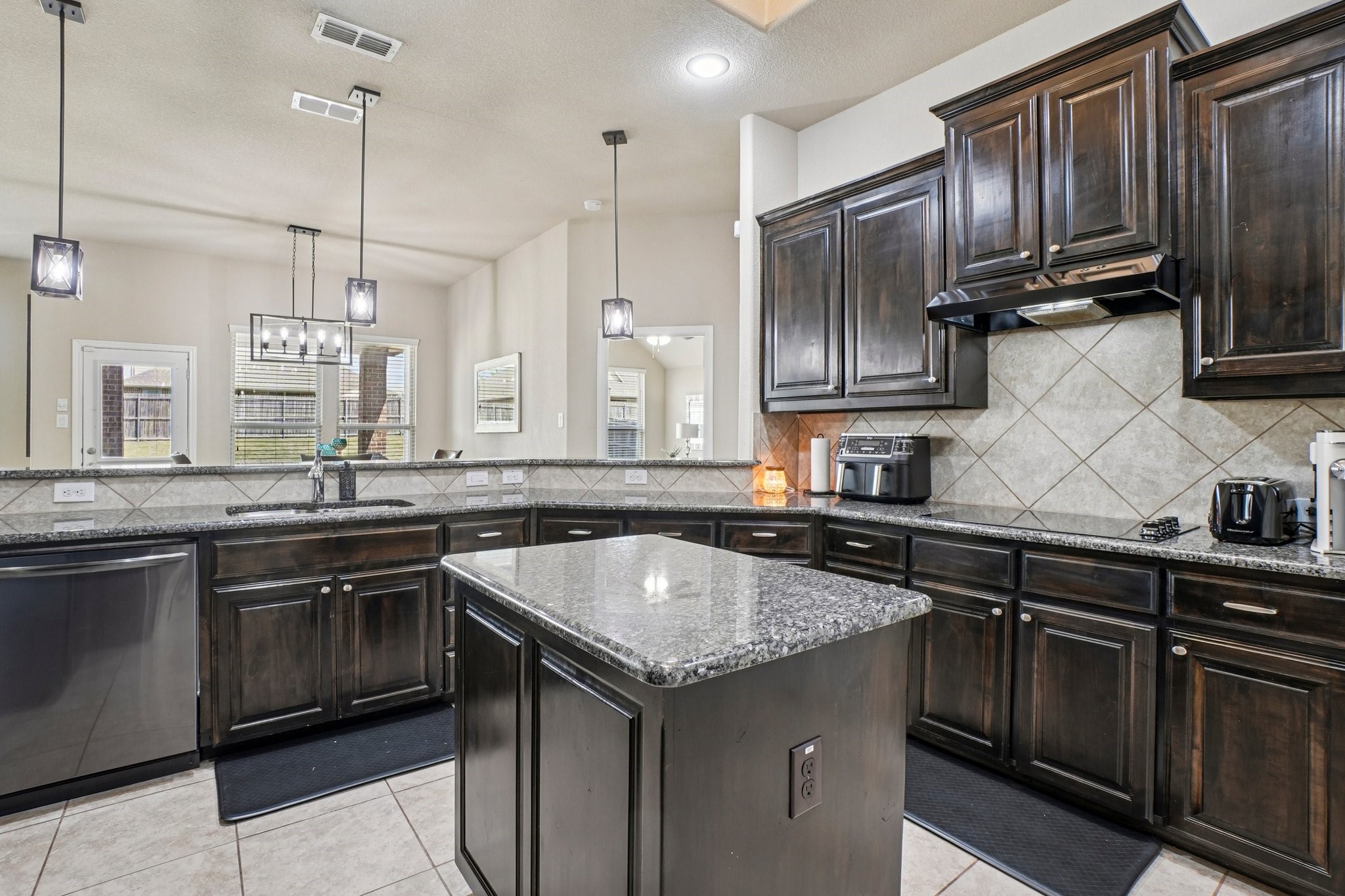 1117 Daventry Drive Glenn Heights TX 75154