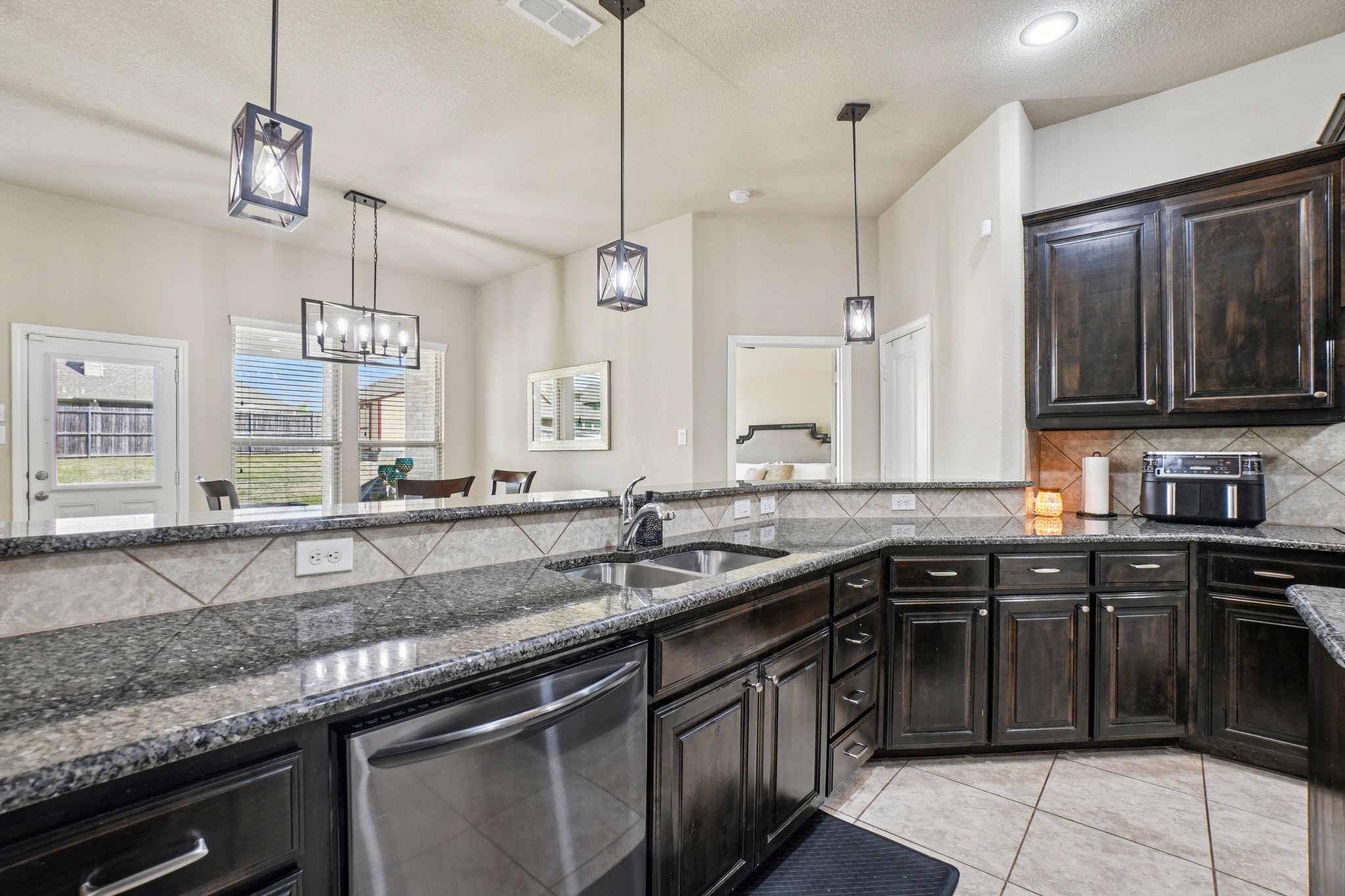 1117 Daventry Drive Glenn Heights TX 75154