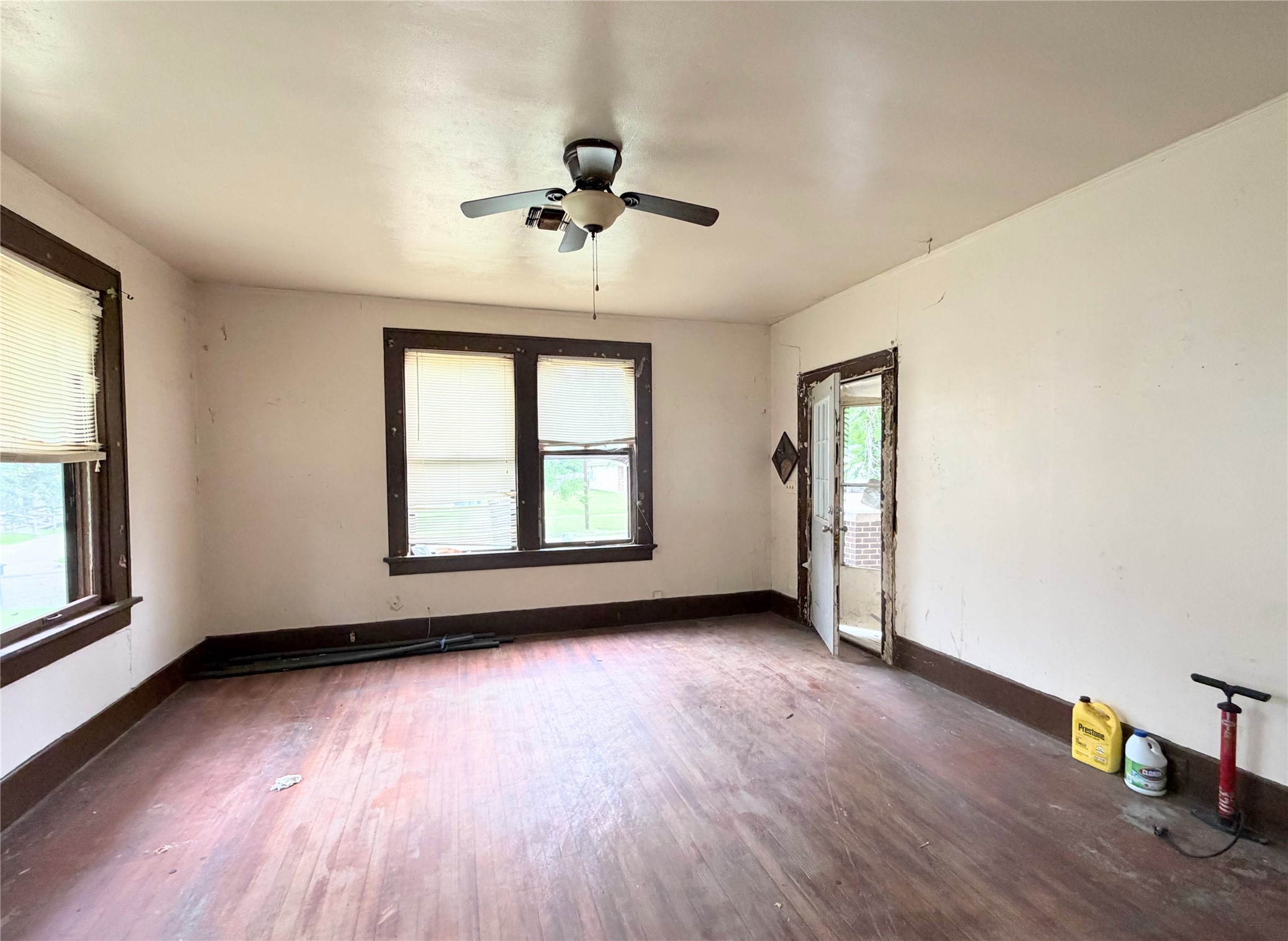 822 E Commerce Street Mexia TX 76667
